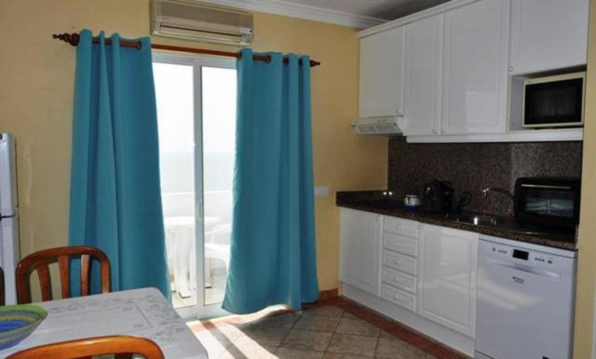 With One Bedroom In Albufeira, With Wonderful Sea View, Pool Appartement Albufeira